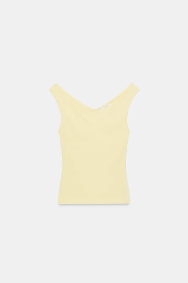 Sleeveless T-Shirt – image 6