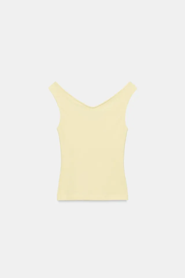 Sleeveless T-Shirt – image 7