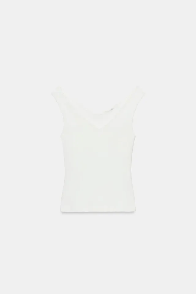 Sleeveless T-Shirt – image 6
