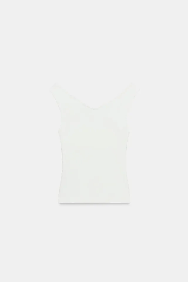 Sleeveless T-Shirt – image 7