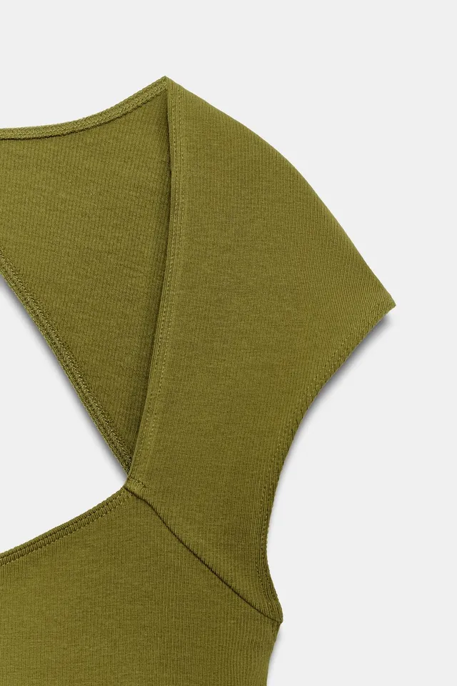 Cotton Blend Sleeveless Top with Back Vent Cut-Out Design – image 8