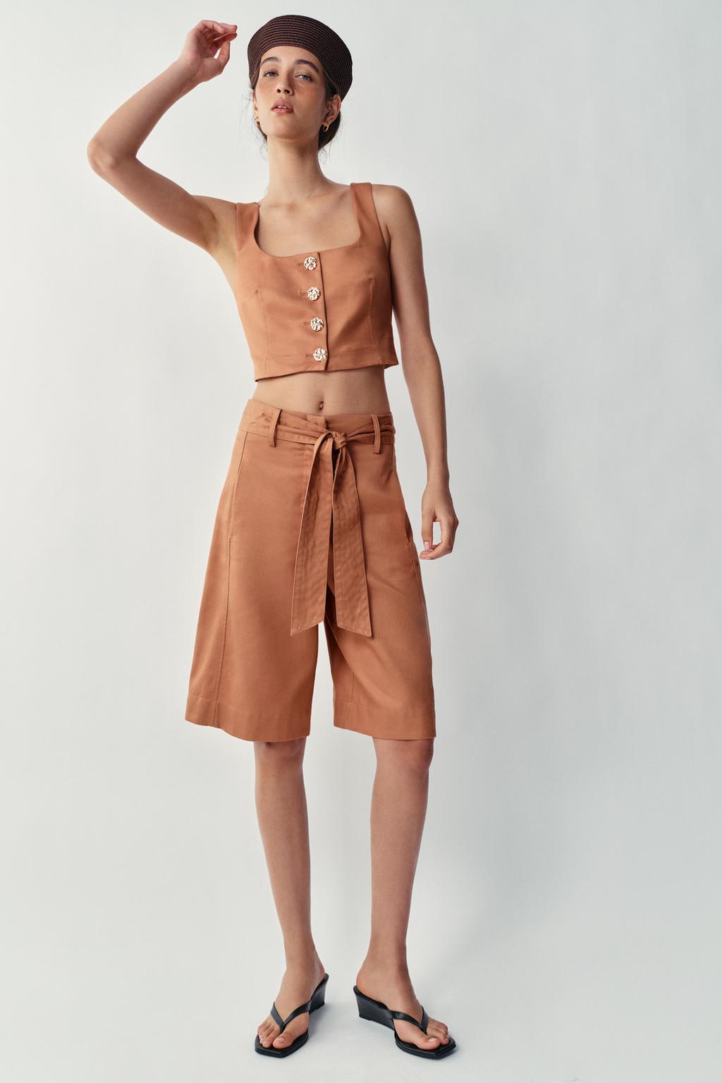 Cropped Button Waistcoat, Gold