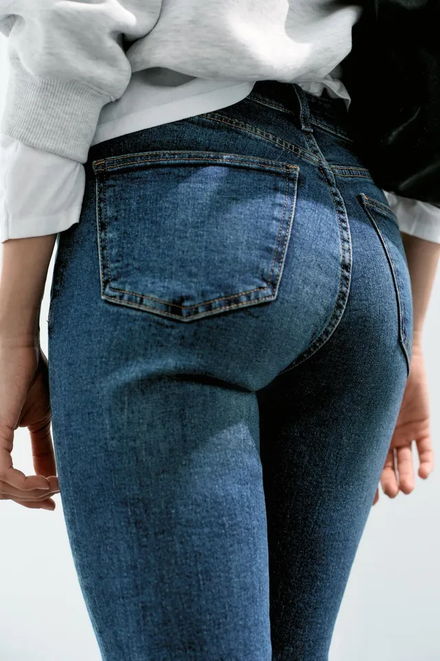 جينز قصير بخصر مرتفع وواسع من الأسفل – صورة 5