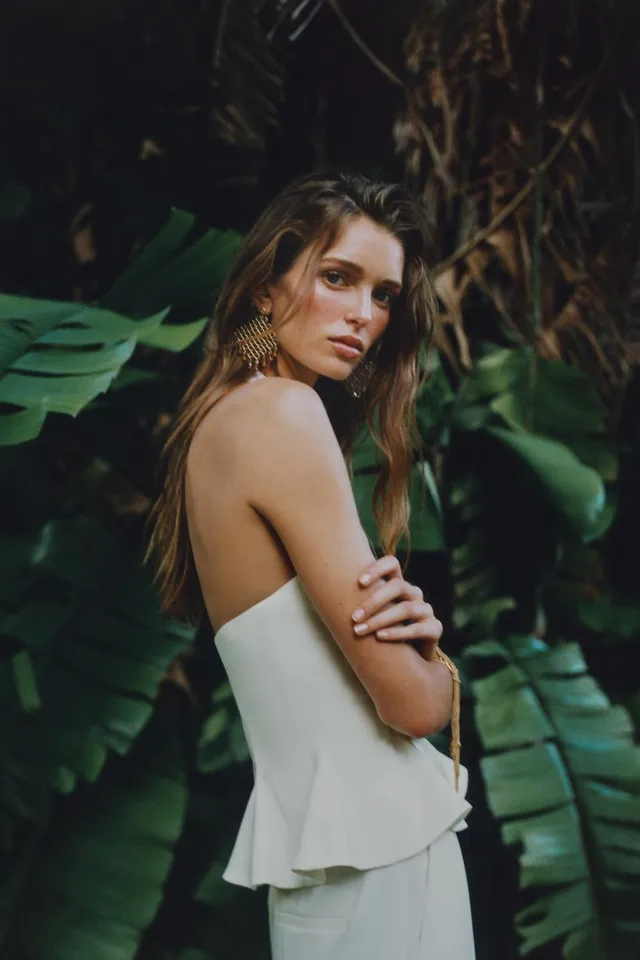 Fitted Peplum Top with Open Back and Side Zip – image 3