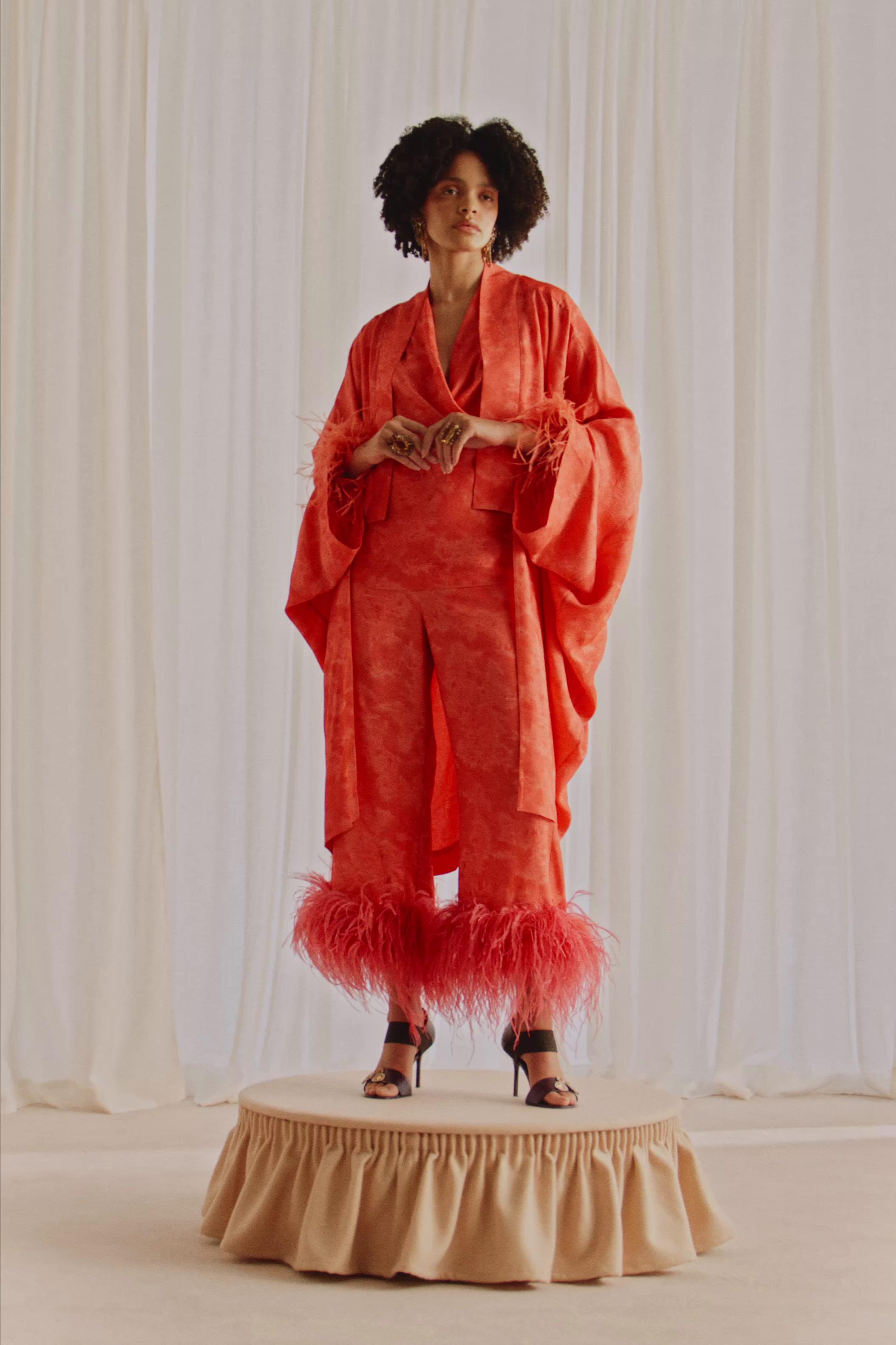 قميص متصالب بريش MARISA BERENSON X ZARA