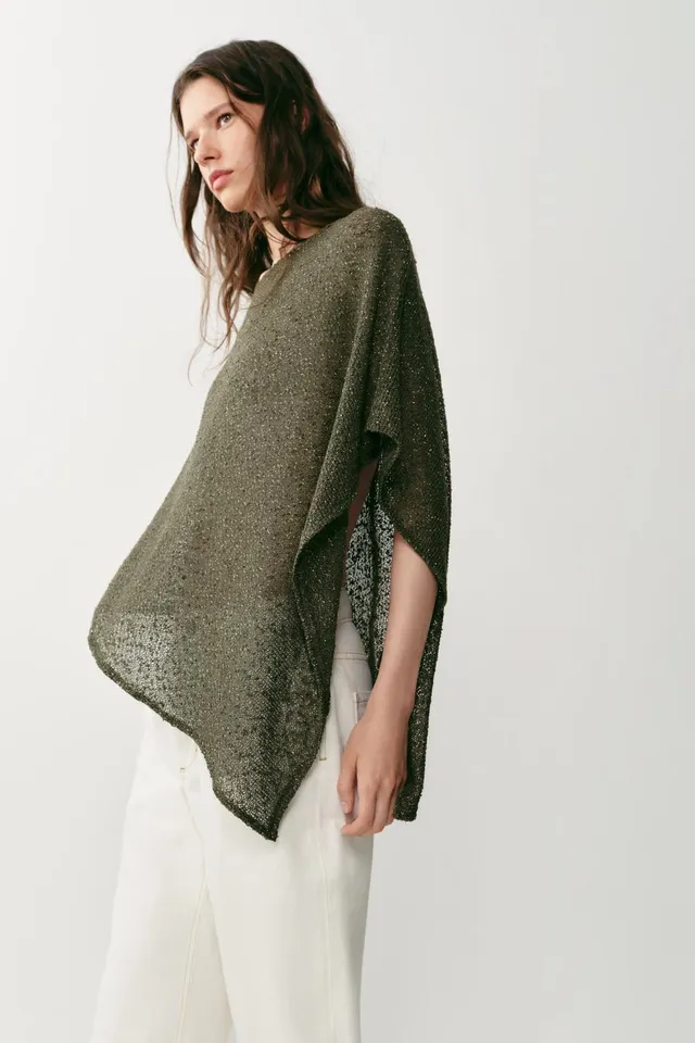 Asymmetric Metallic Thread Cape with Boat Neck and Loose Fit – image 3