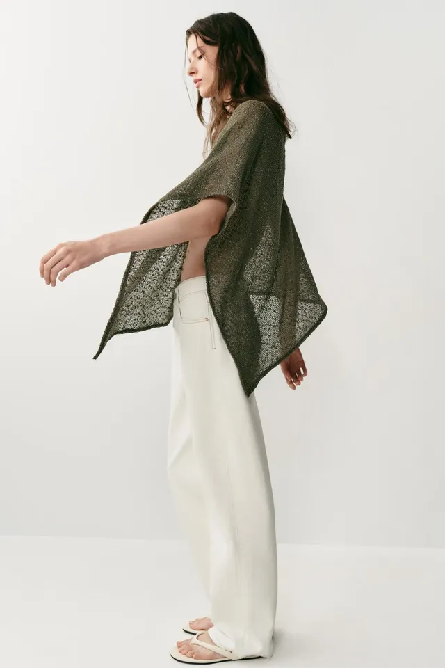 Asymmetric Metallic Thread Cape with Boat Neck and Loose Fit – image 4