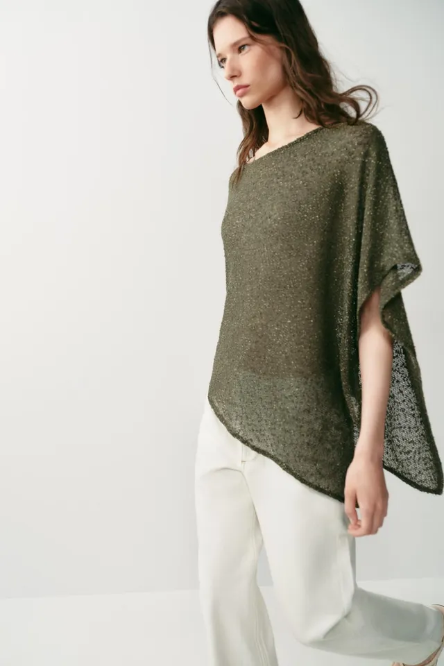 Asymmetric Metallic Thread Cape with Boat Neck and Loose Fit – image 5