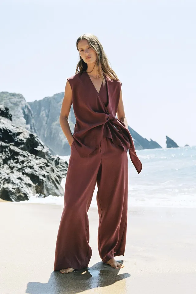 Knot Flowing Top