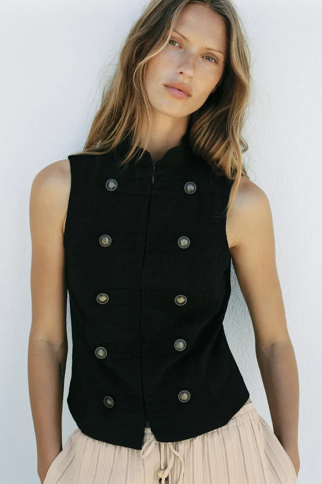 Sleeveless Button Shirt – image 2