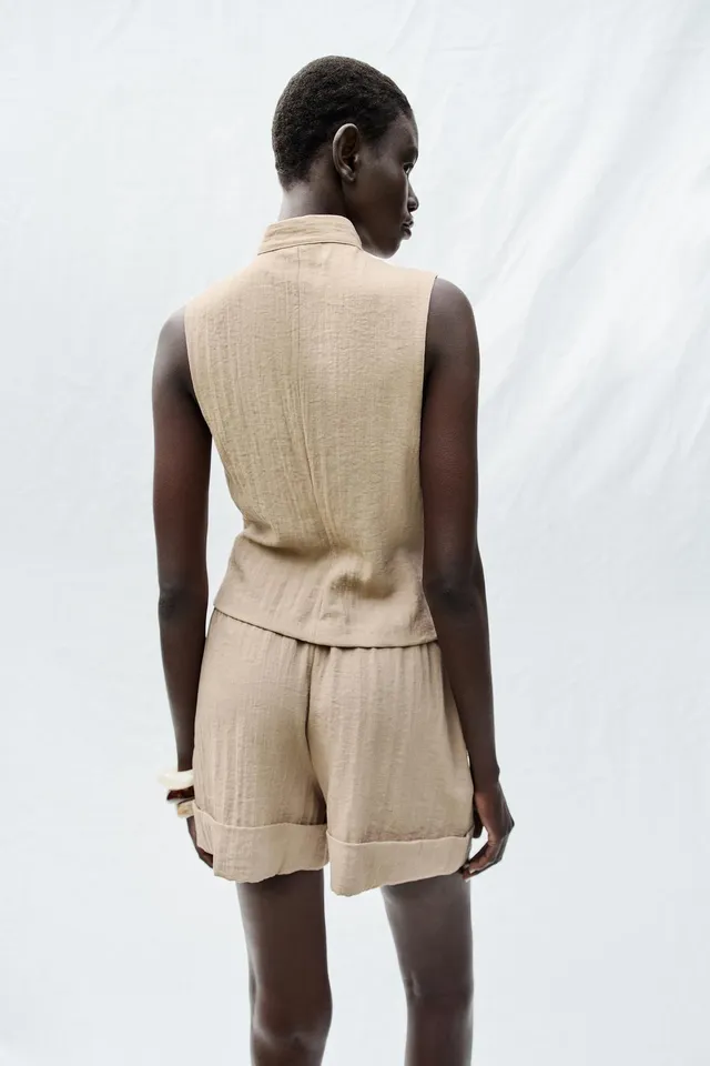 Sleeveless Button Shirt – image 5