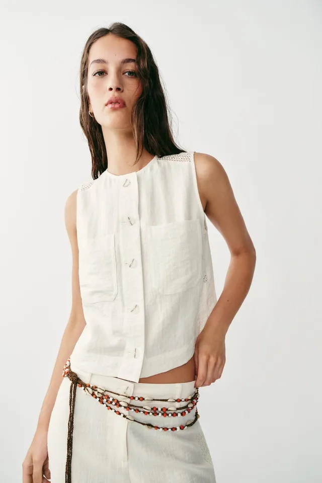 Sleeveless Lace Trim Top with Front Pockets and Button Closure – image 2