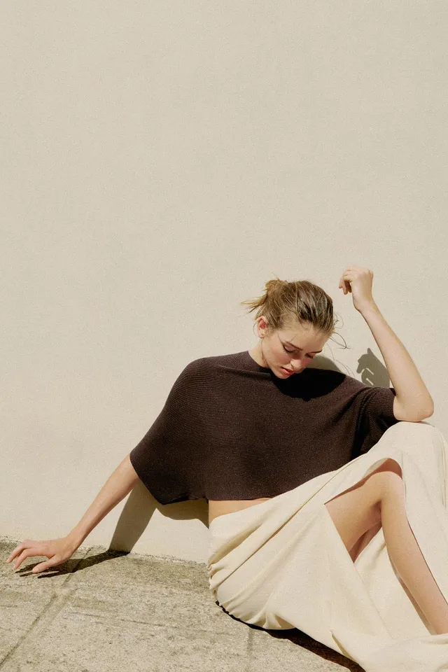 Short Knit Cape Jumper – image 7