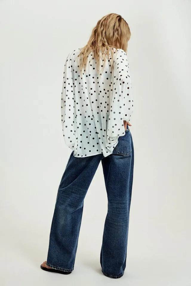 Women's Puff Sleeve Crepe Blouse with V-Neck and Tie Fastening – image 5