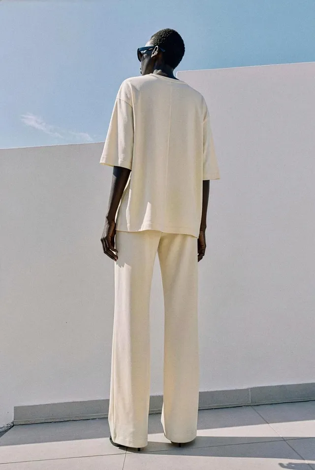 Fluid Oversize T-Shirt – image 3