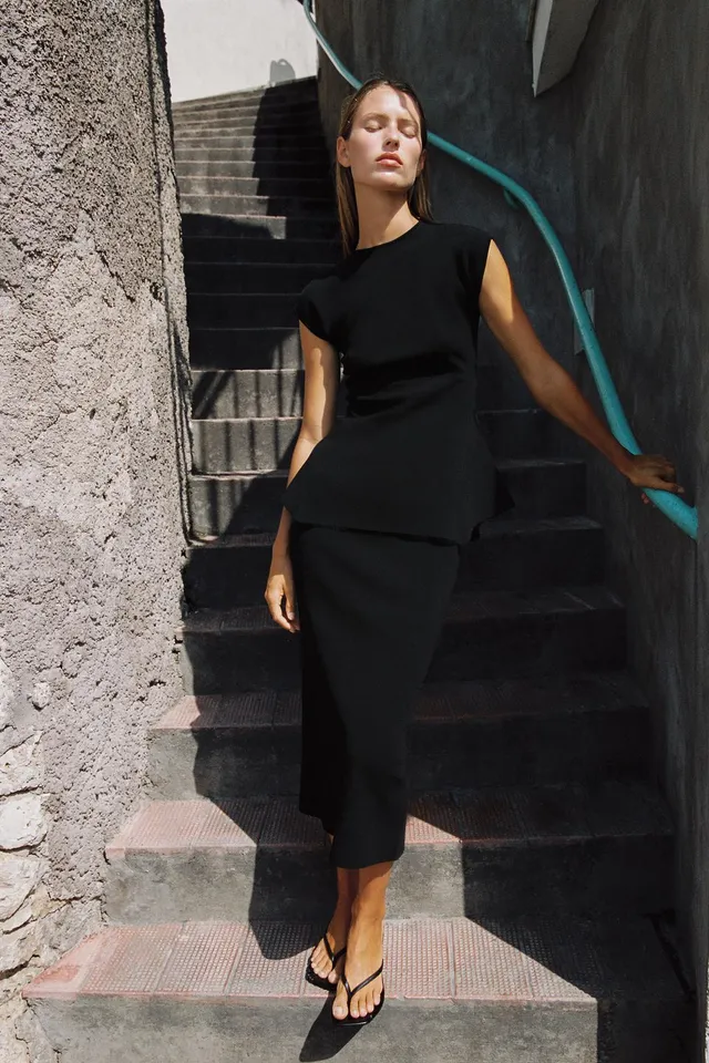 KNIT MIDI SKIRT
