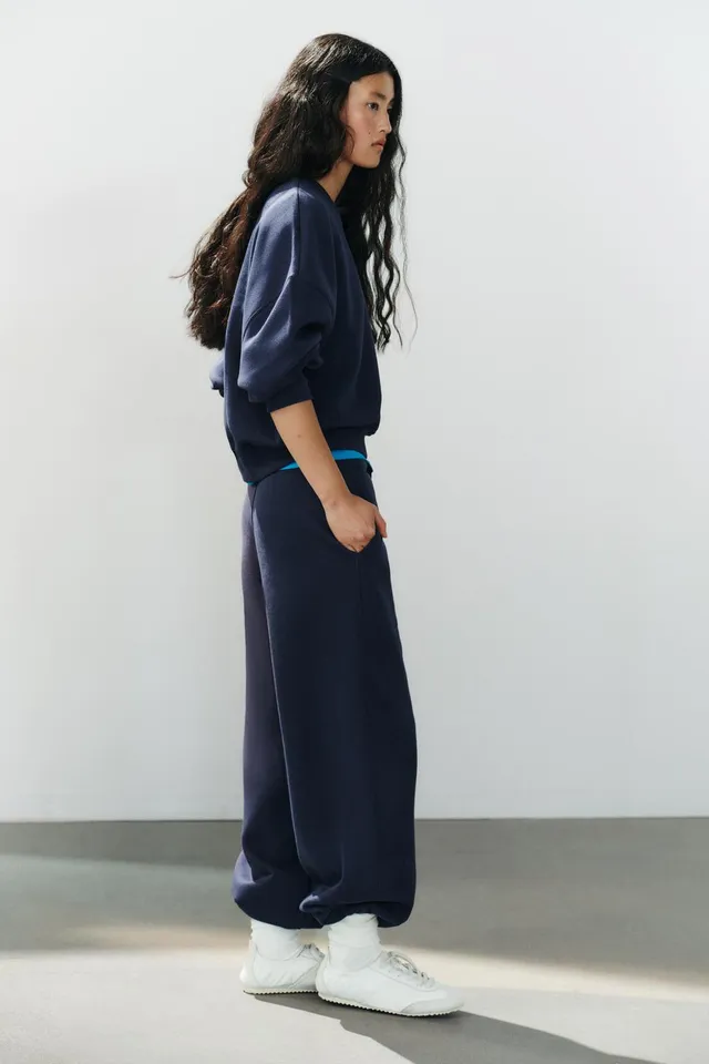 BASIC PLUSH SWEATSHIRT – image 3