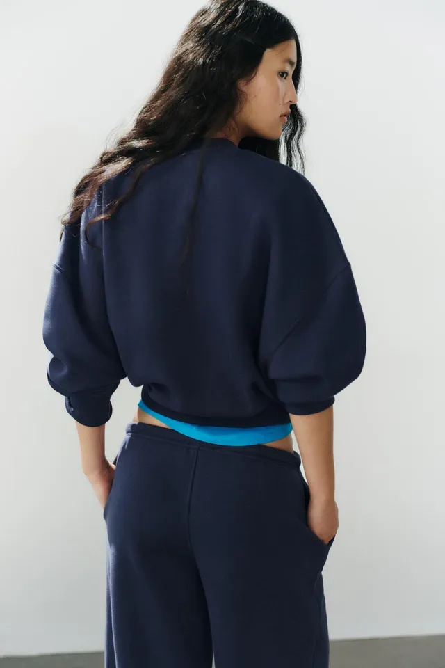 BASIC PLUSH SWEATSHIRT – image 4