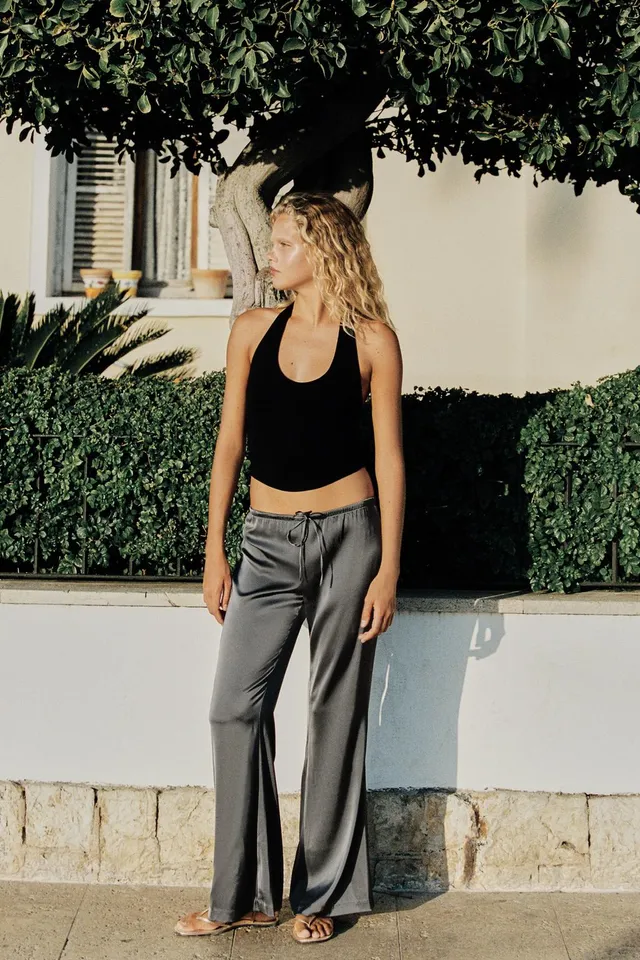 TOP HALTER بحافة دائرية