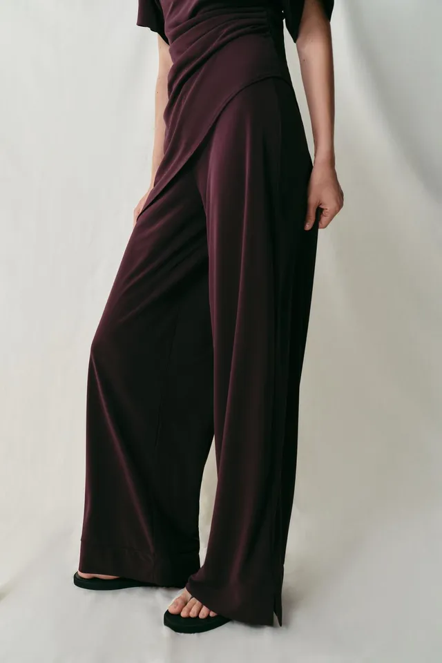 STRAIGHT-LEG CREPE TROUSERS WITH SLITS – image 4