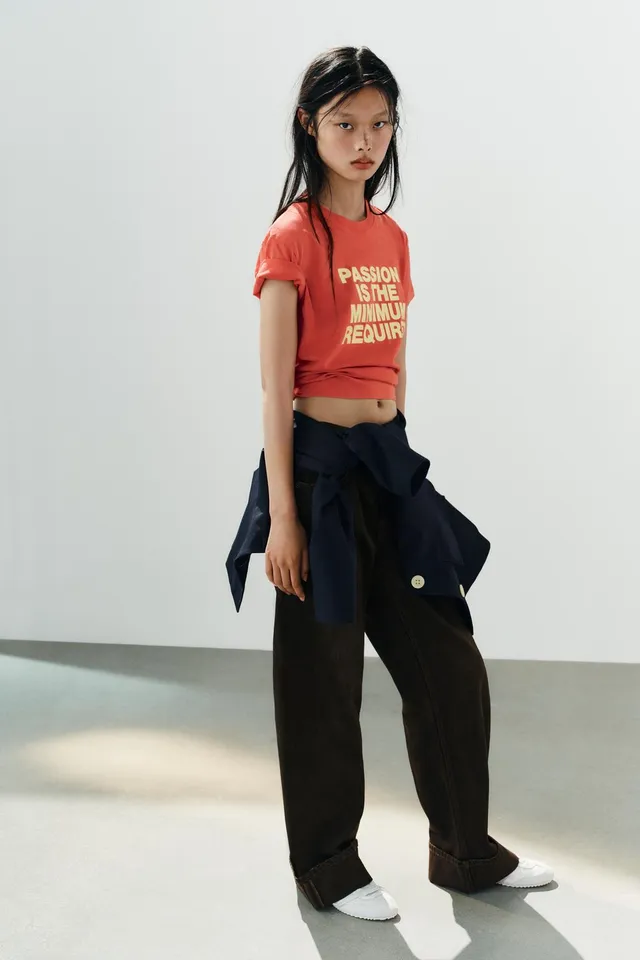 TRF FOLDED LOW-RISE JEANS – image 4
