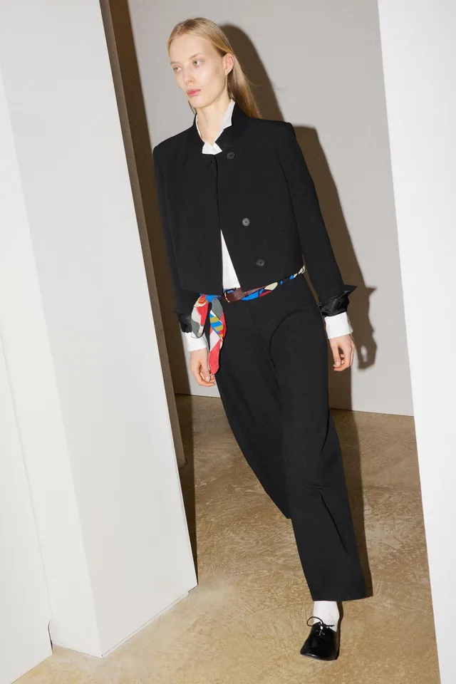 بنطال بخصر مرتفع من مجموعة ZARA
