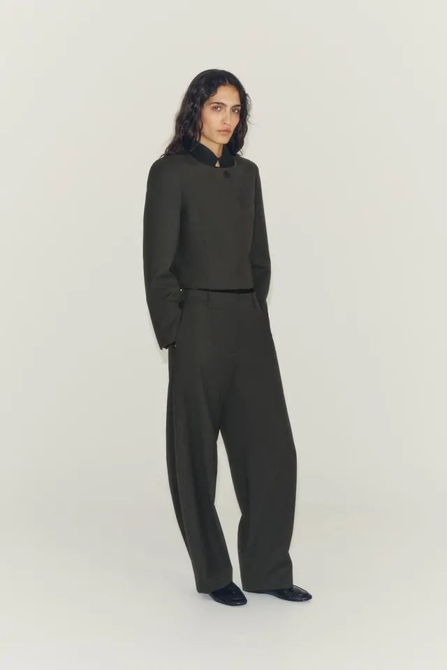 بنطال بخصر مرتفع من مجموعة ZARA