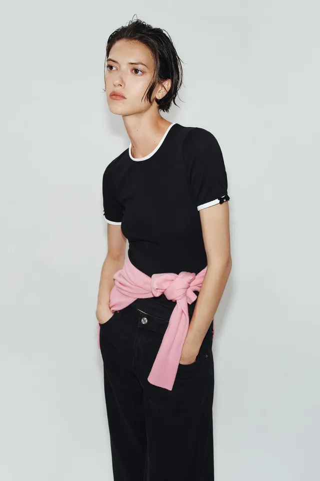 T-SHIRT WITH CONTRAST BOWS – image 5