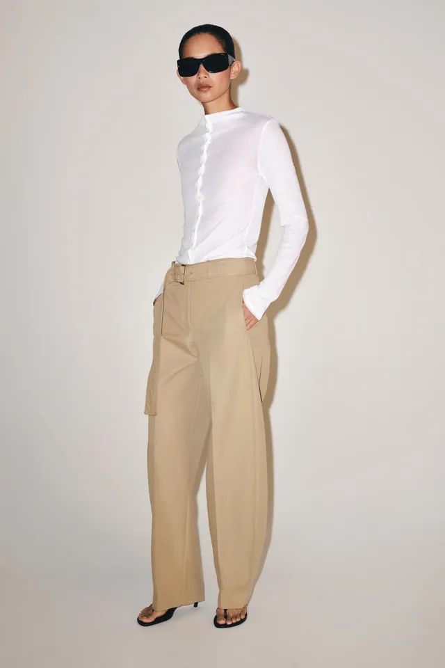 HIGH NECK BUTTONED T-SHIRT