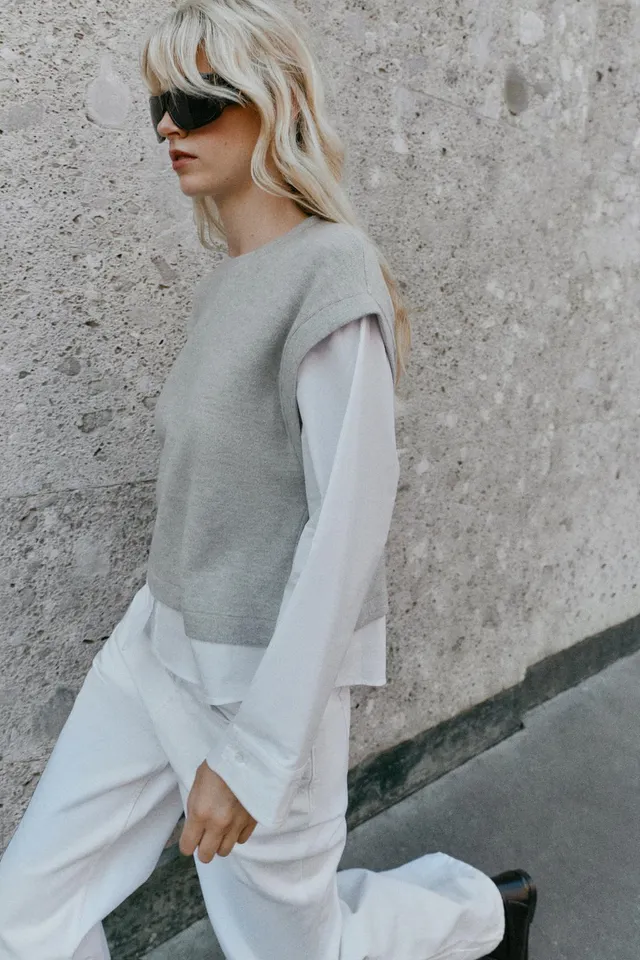 CONTRAST VEST – image 3