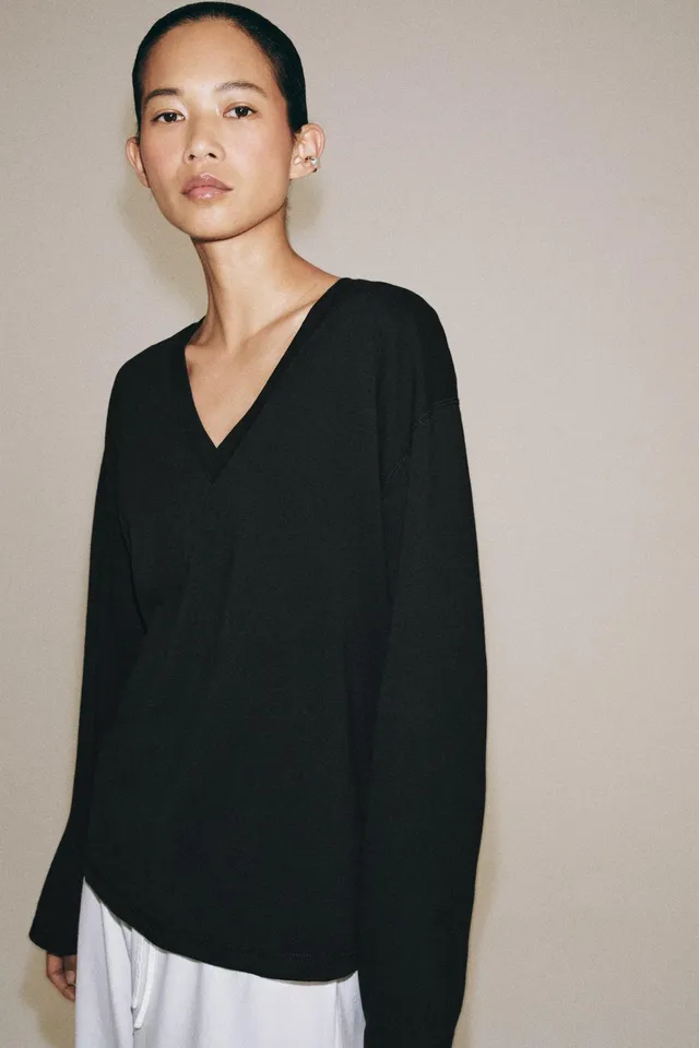 COTTON V-NECK T-SHIRT – image 2