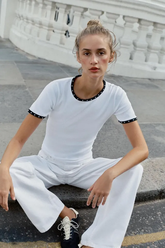 CONTRAST FAUX PEARL T-SHIRT – image 5