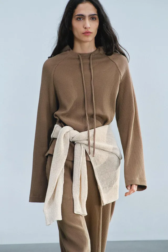 WAFFLE-KNIT HOODIE – image 4