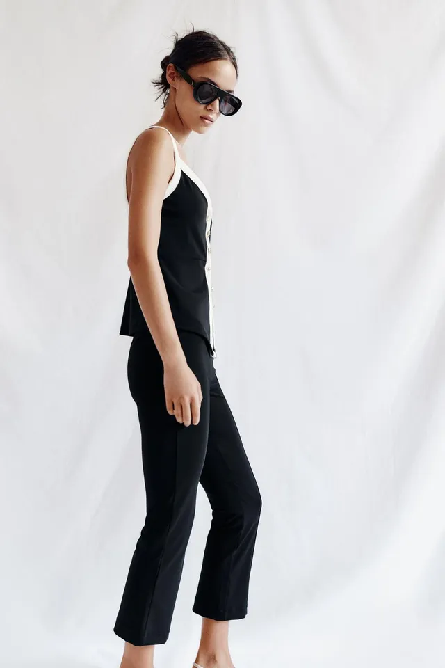 LEGGINGS FLARE بثنية رفيعة – صورة 3