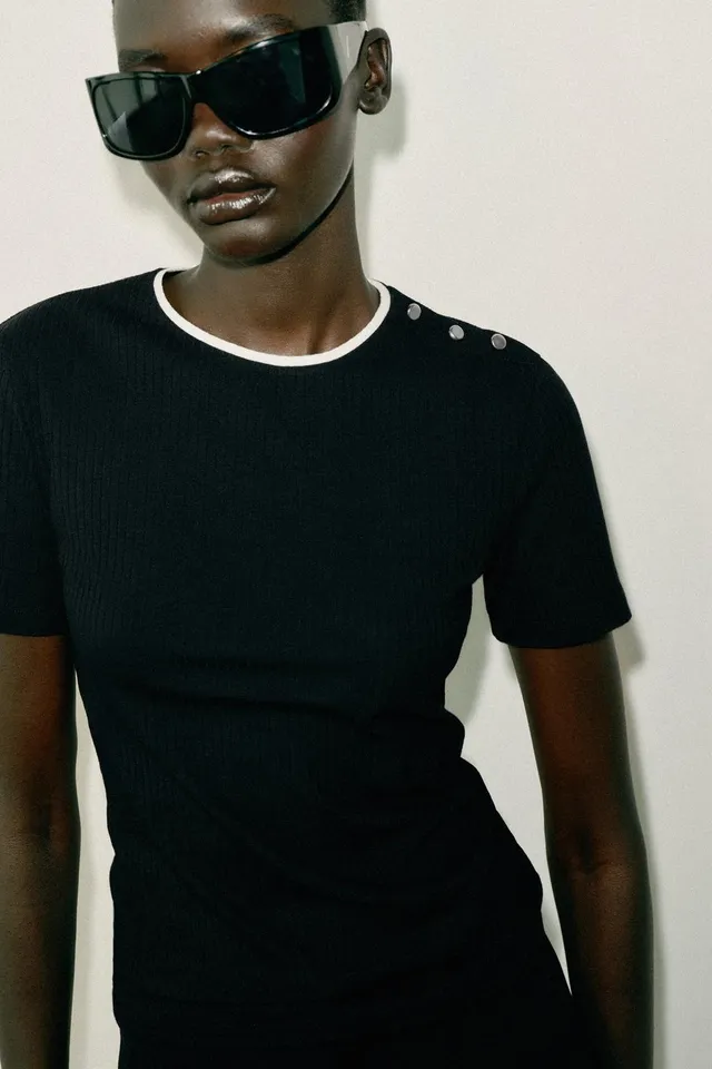 BUTTON TRIM T-SHIRT – image 2