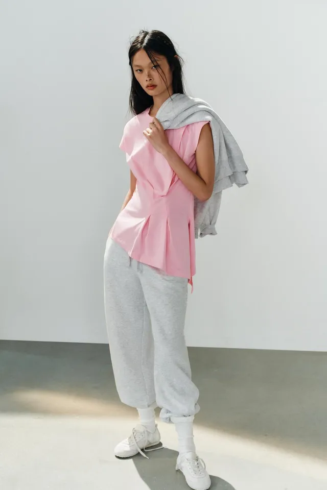 ASYMMETRIC PLEATED T-SHIRT