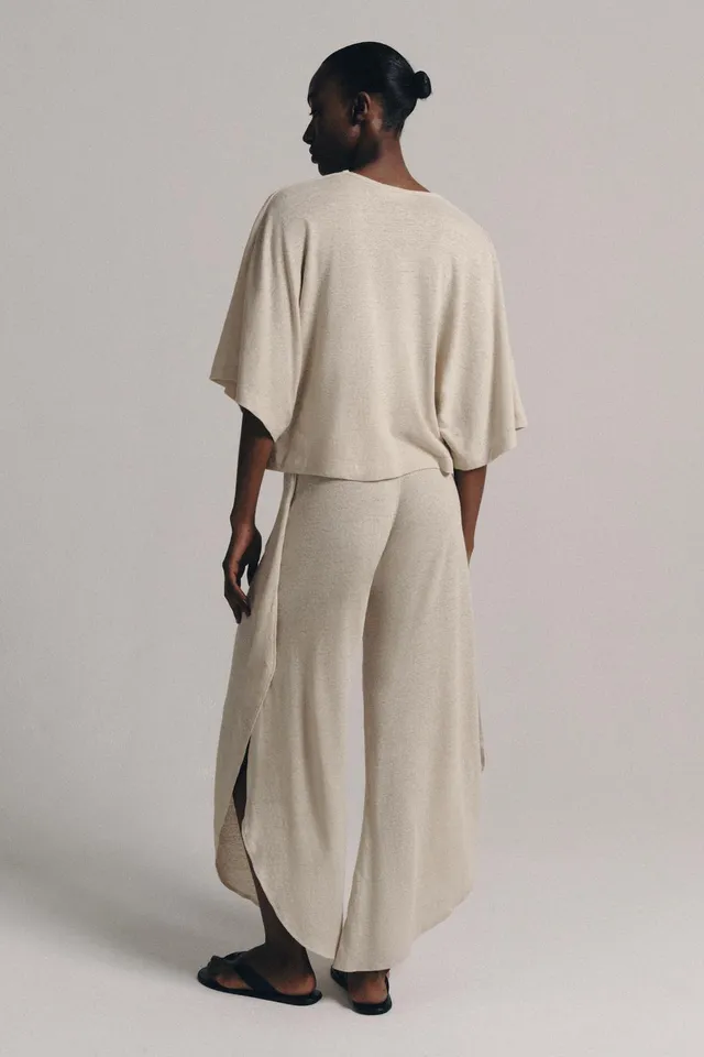 LINEN BLEND V-NECK T-SHIRT – image 3