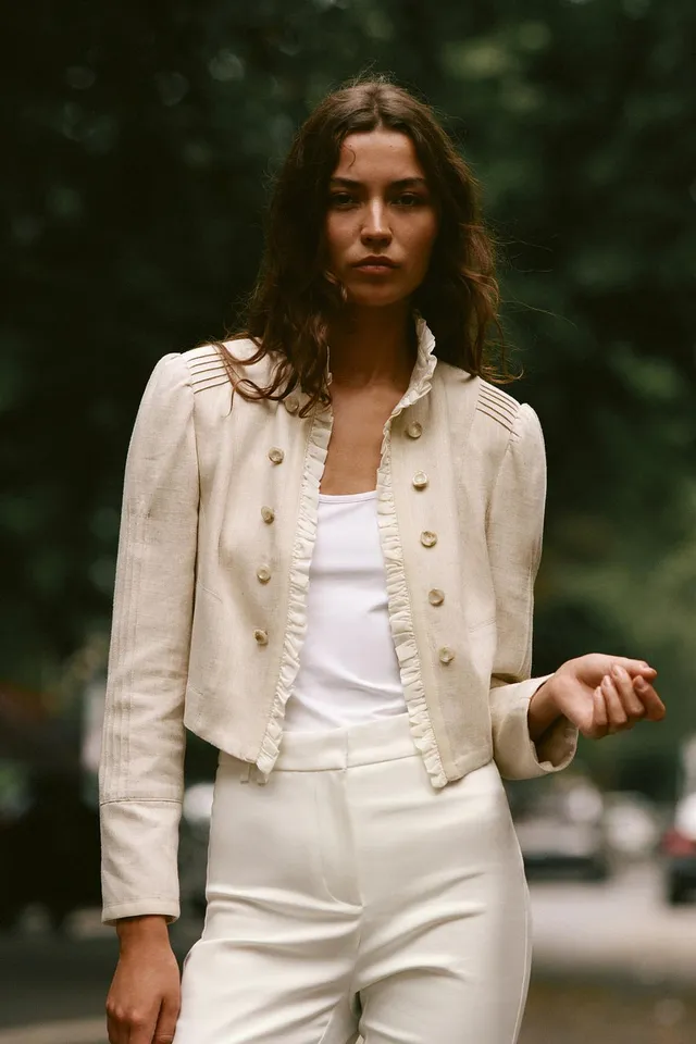 CROPPED RUFFLE BLAZER
