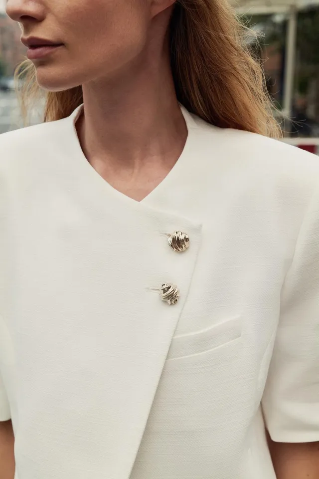 SHORT SLEEVE BLAZER WITH SHOULDER PADS – image 3