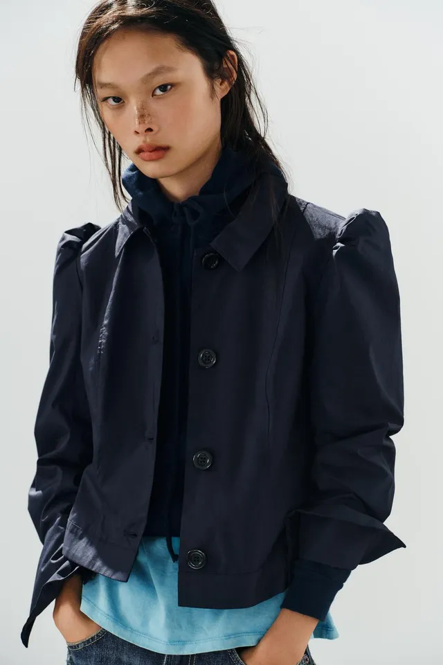 SHORT GATHERED SHOULDER BLAZER – image 3
