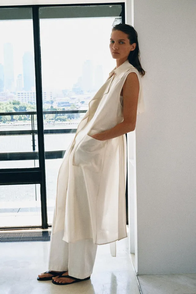 ZW COLLECTION LONG FLOWING WAISTCOAT – image 4