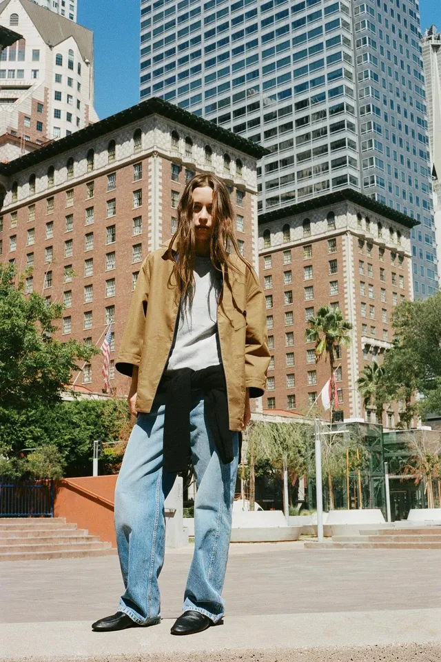 معطف ترنش قصير قابل للقلب من Zara
