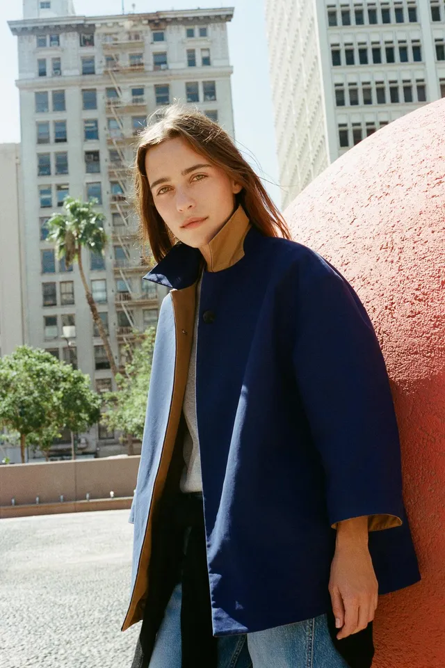 معطف ترنش قصير قابل للقلب من Zara – صورة 3