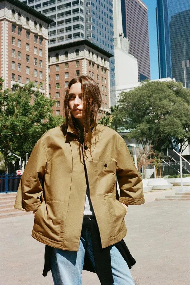معطف ترنش قصير قابل للقلب من Zara – صورة 5