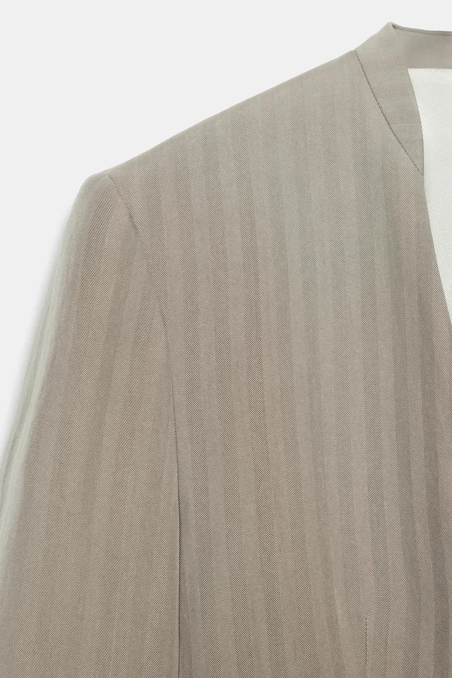 FITTED COLLARLESS BLAZER – image 4