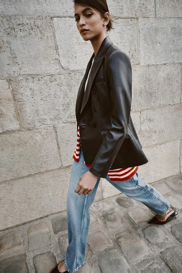 LEATHER EFFECT DOUBLE-BREASTED BLAZER – image 4