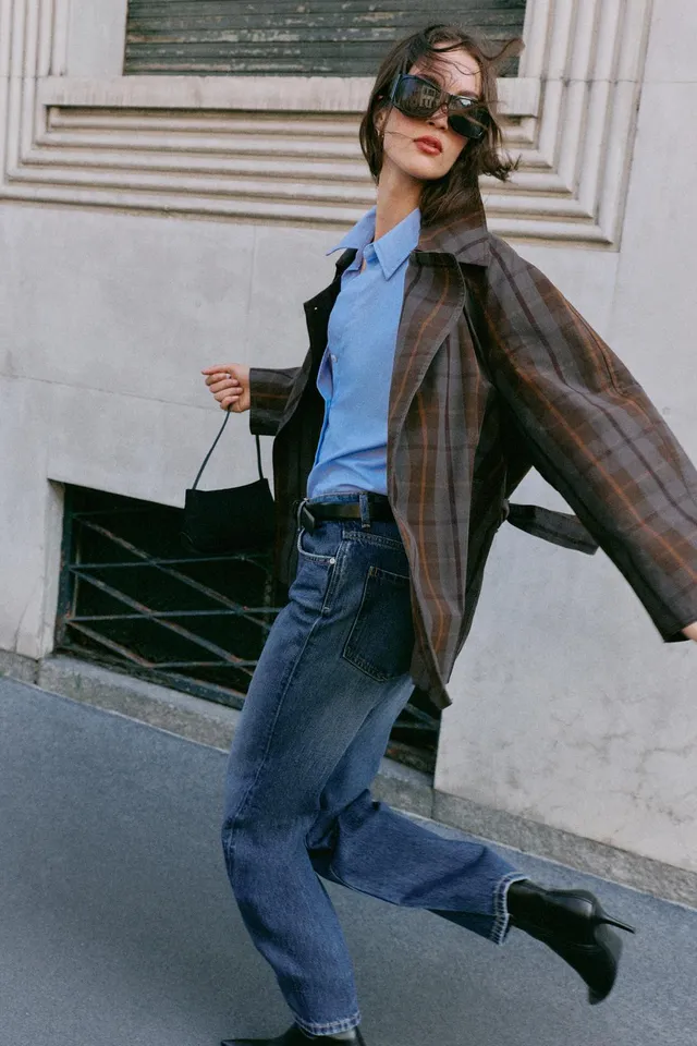BELTED CHECK TRENCH COAT – صورة 4