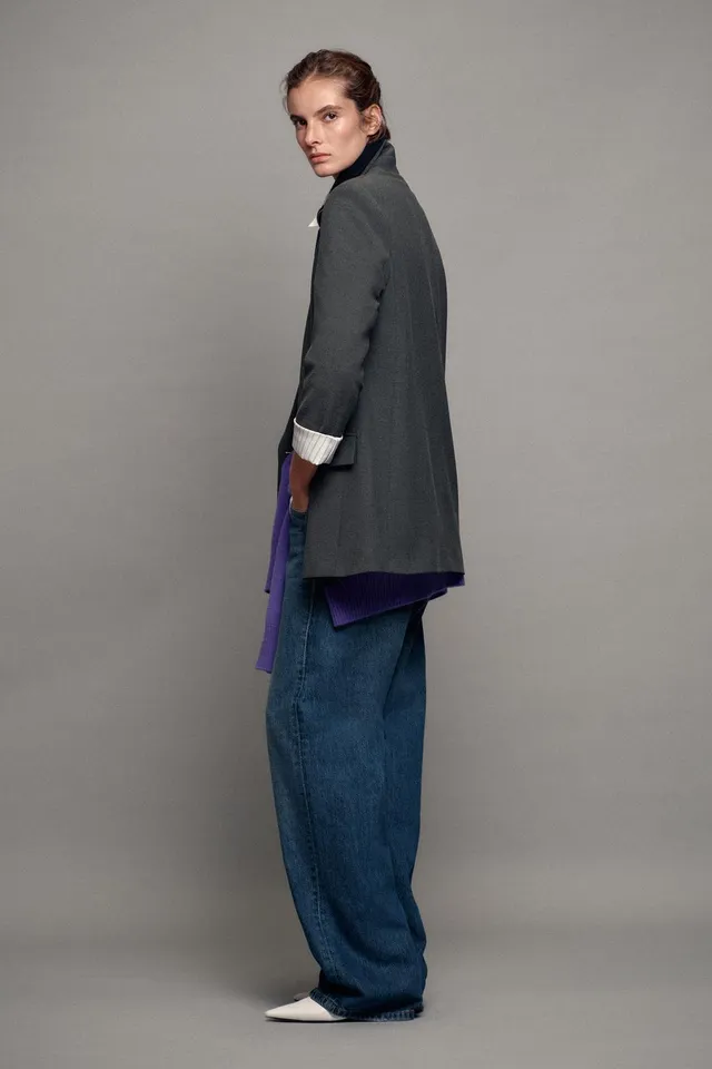 BLAZER WITH SHOULDER PADS AND PRINTED CUFFS – image 3