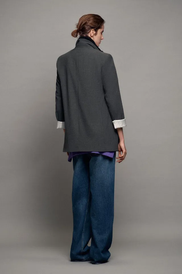 BLAZER WITH SHOULDER PADS AND PRINTED CUFFS – image 4