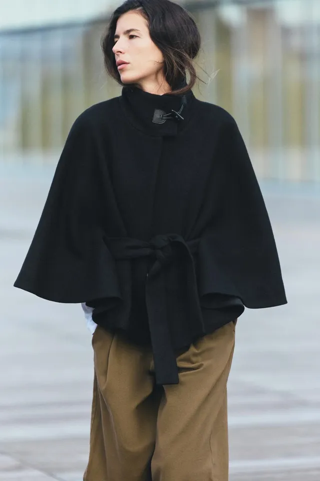 WOOL BLEND CAPE COAT WITH BELT – image 3
